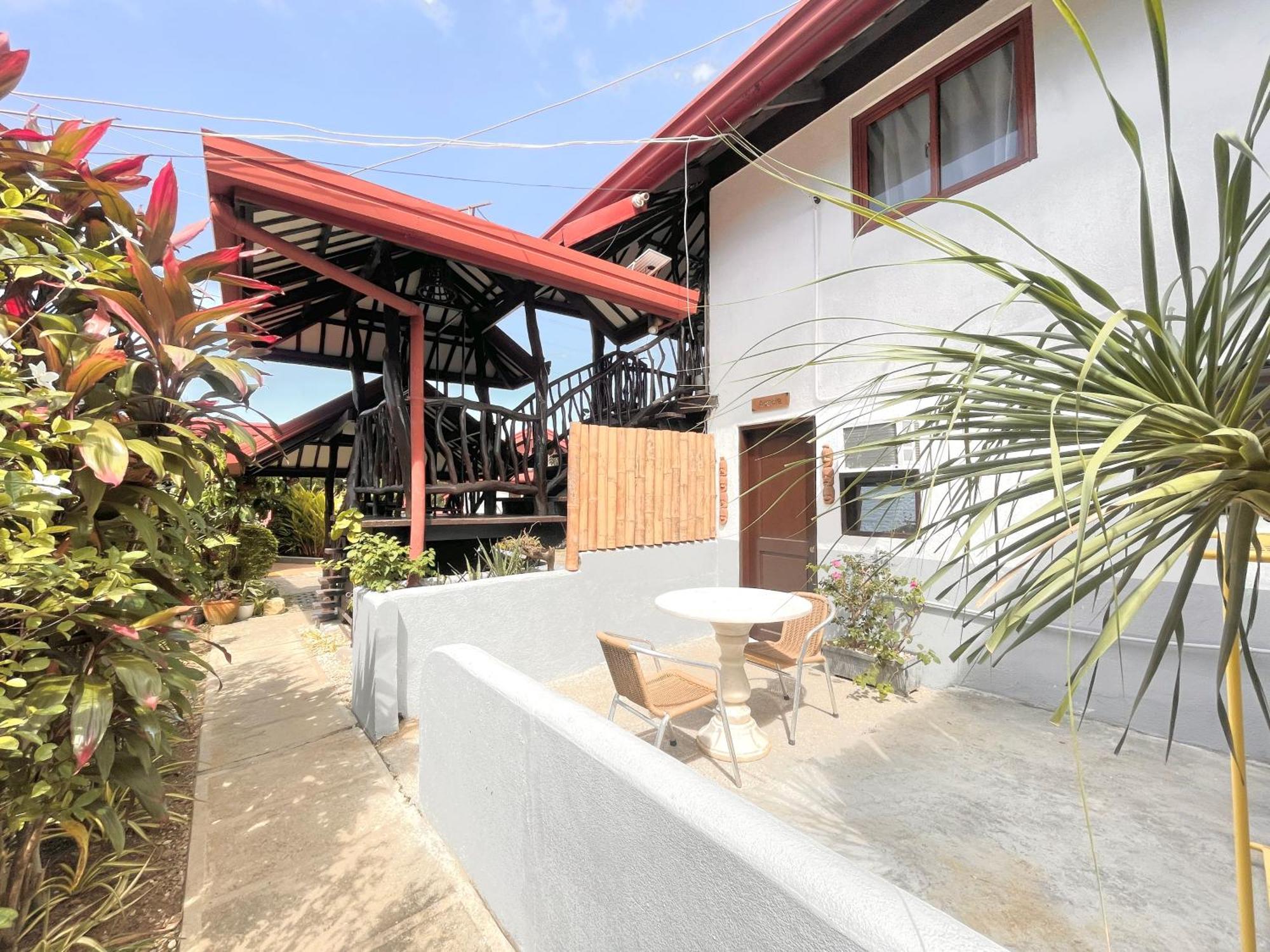 Galera Lodge Puerto Galera Exteriör bild